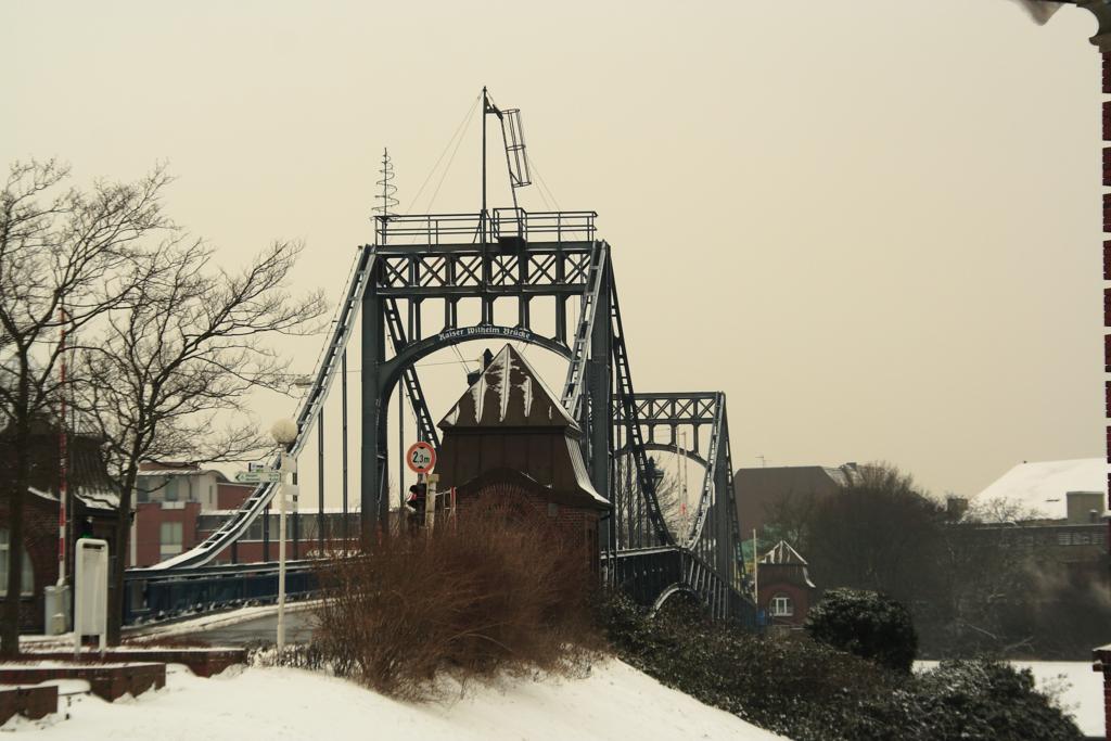 06 KW-Brücke WHV