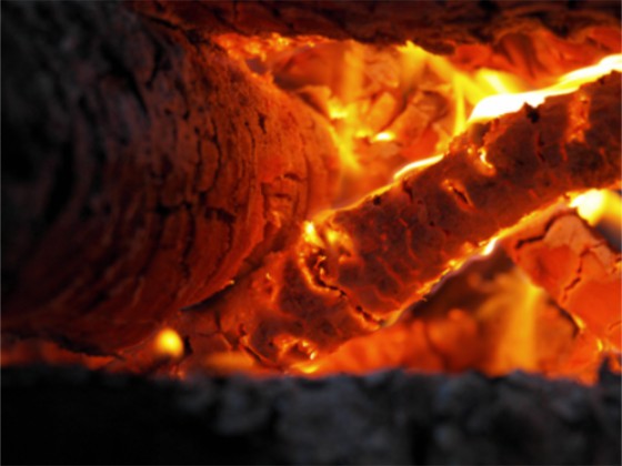 Glut beim Lagerfeuer