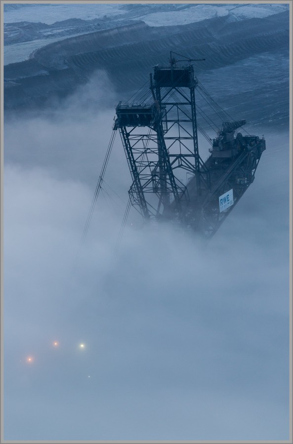 Bagger 281 im Nebel - Tagebau Inden
